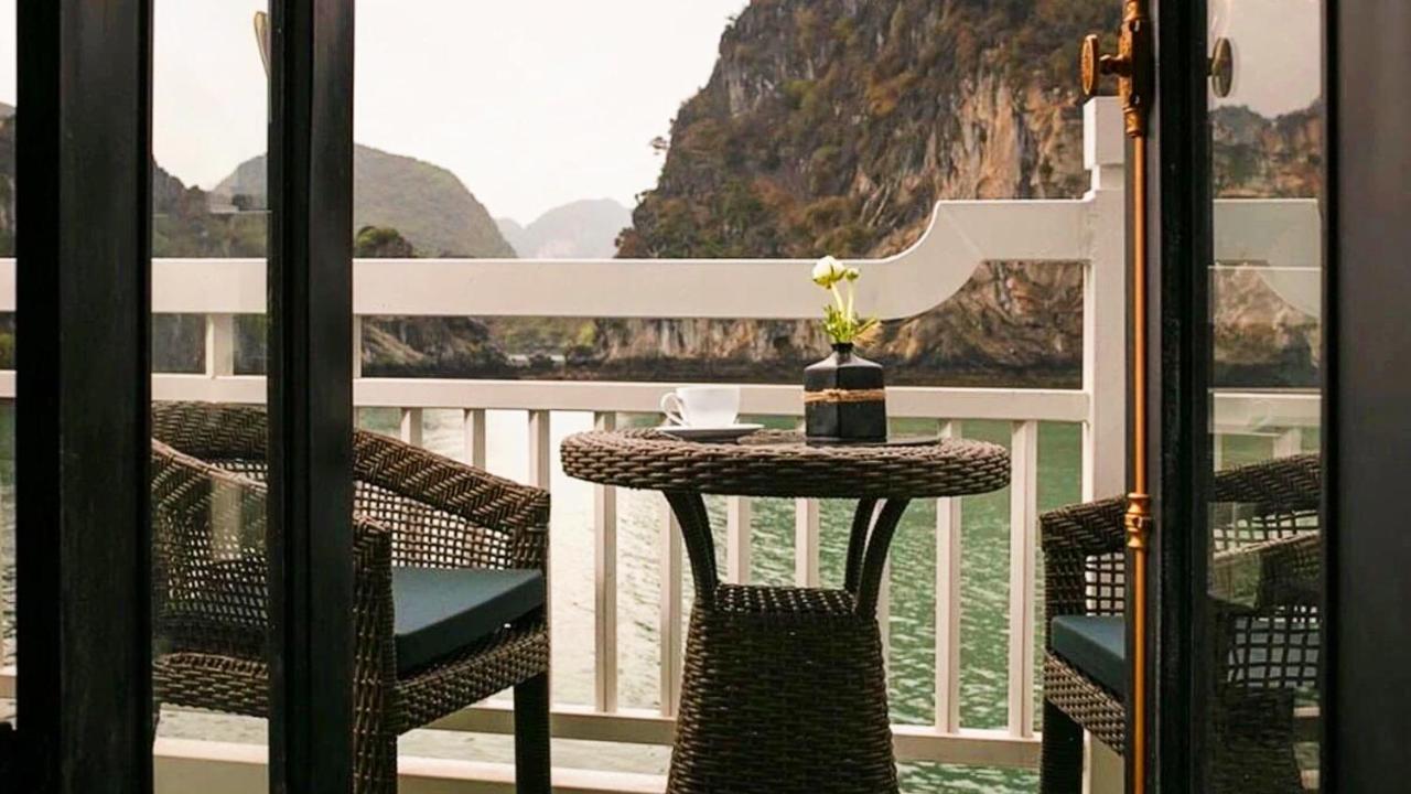 Lotus Elegance Cruise Otel Ha Long Dış mekan fotoğraf