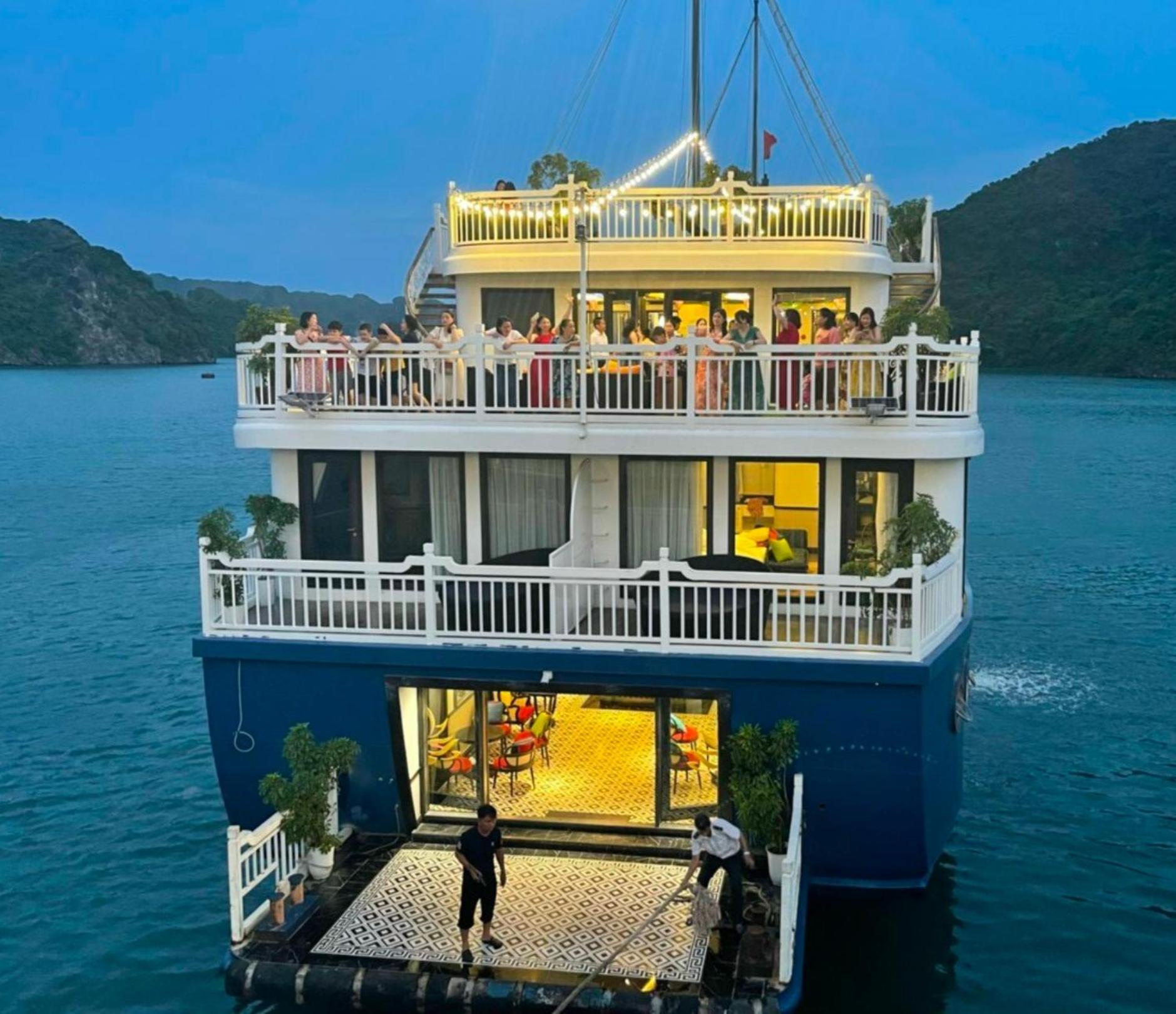 Lotus Elegance Cruise Otel Ha Long Dış mekan fotoğraf