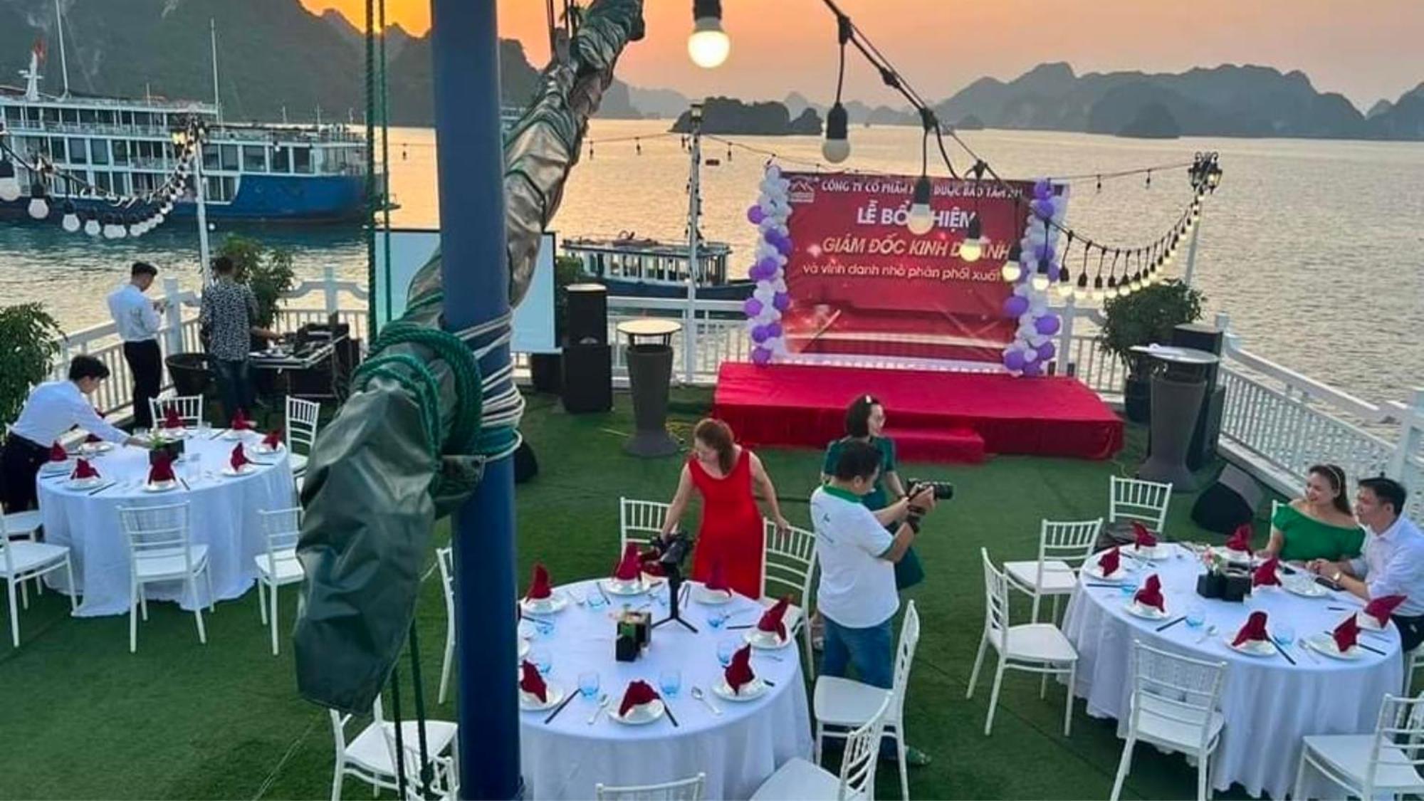 Lotus Elegance Cruise Otel Ha Long Dış mekan fotoğraf